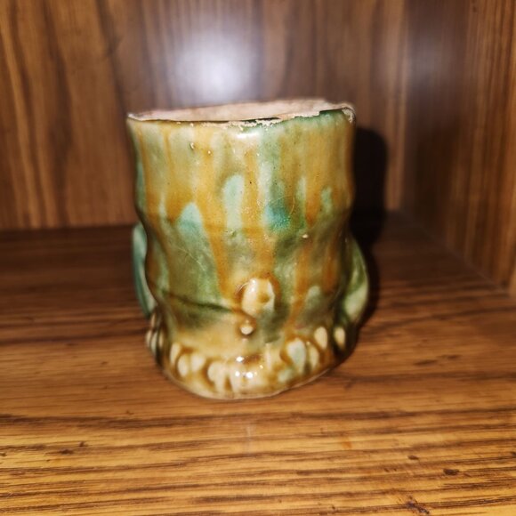 Vintage Green Ceramic Elephant Vase with Unique Trunk Design & Glossy Finish - Picture 6 of 11